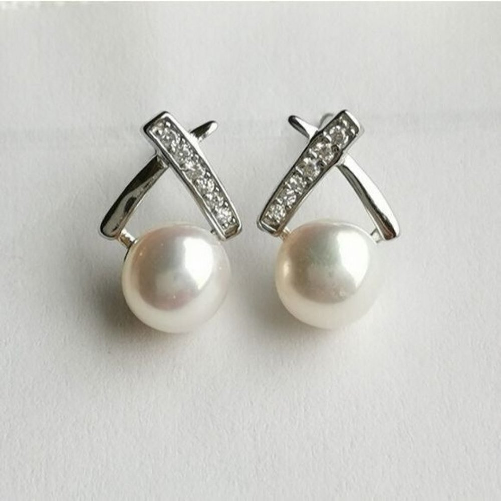 Cultured White Freshwater Pearl White Topaz Earrings